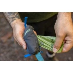 Ruffwear Stash Bag Mini™ Kotbeutelspender 15 Ruffwear Stash Bag Mini™ Kotbeutelspender -Zoofachgeschäft f9135ece52aa2d8b58fe96f166a19c465044cf60 1651510 de DE 9d8ae22595afbbc5da9b390e554e3d2340e700e0OK2DDO