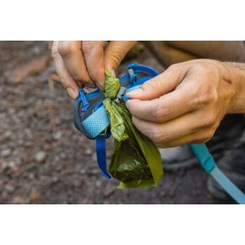 Ruffwear Stash Bag Mini™ Kotbeutelspender 3 Ruffwear Stash Bag Mini™ Kotbeutelspender – Bild 3